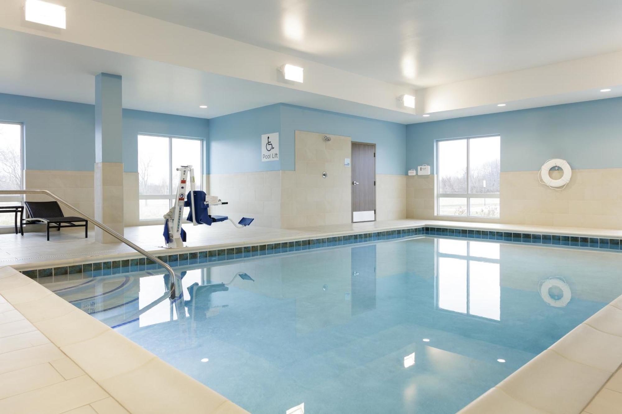 Express & Cincinnati Southeast Newport By Ihg Bellevue