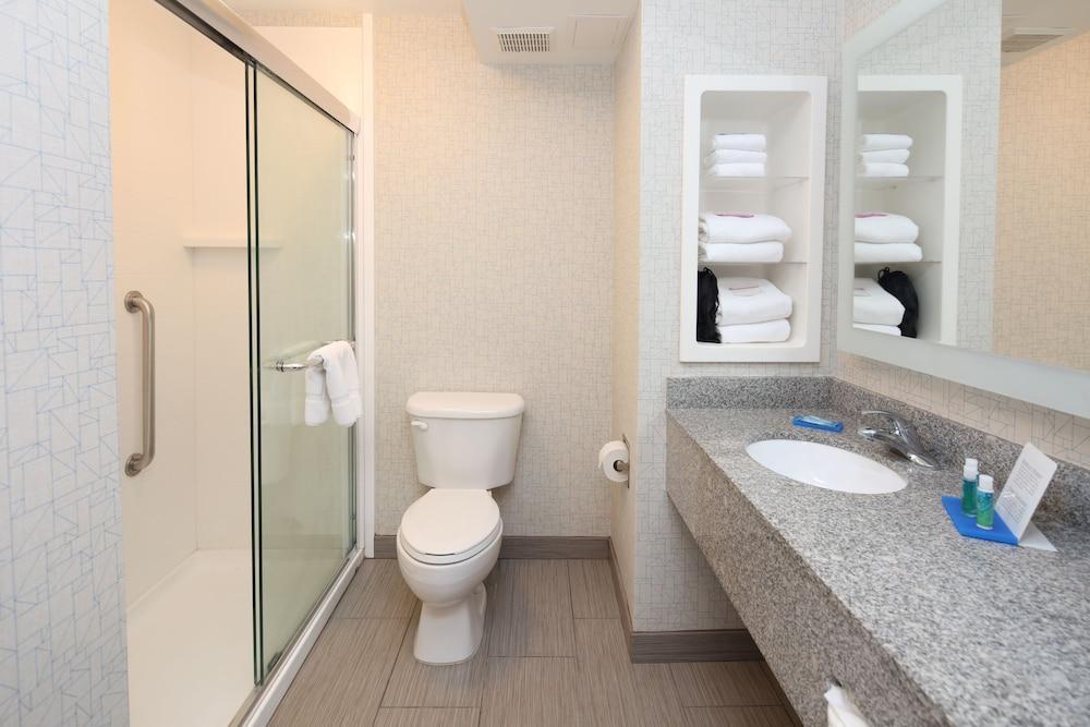 Express & Cincinnati Southeast Newport By Ihg 2* Bellevue