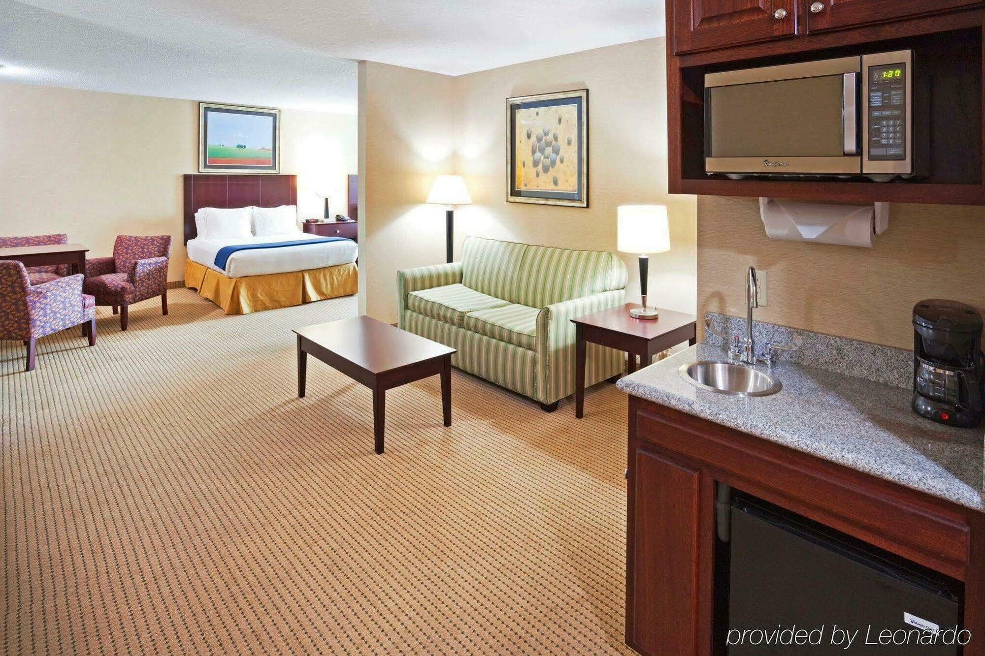 Express & Cincinnati Southeast Newport By Ihg Bellevue