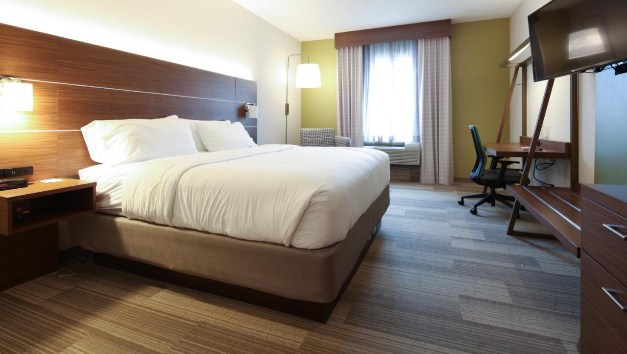 Express & Cincinnati Southeast Newport By Ihg Bellevue