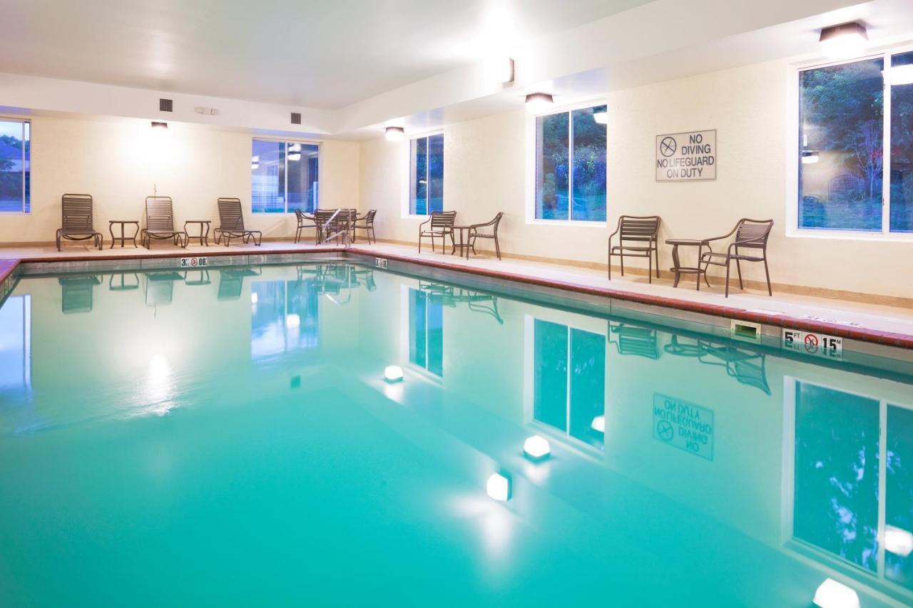 Express & Cincinnati Southeast Newport By Ihg Hotel Bellevue